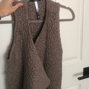 Kensie fake wool vest